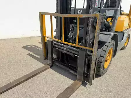 Diesel truck 2001  TCM FD20Z5T (6)