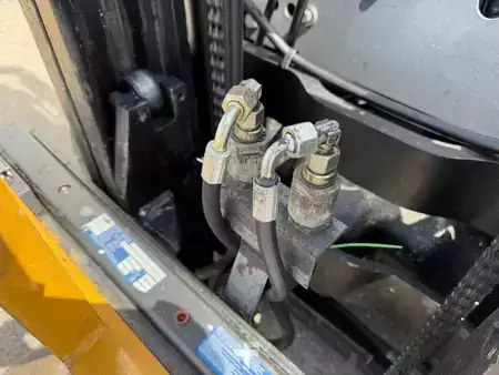 Diesel truck 2001  TCM FD20Z5T (7)