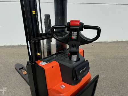 Pallet Stackers 2018  BT SWE140L (8)