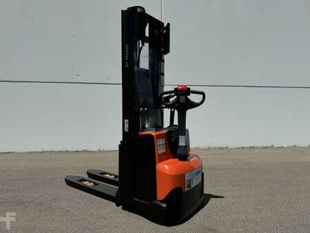 Stacker pedestre 2020  BT SWE140L (7)