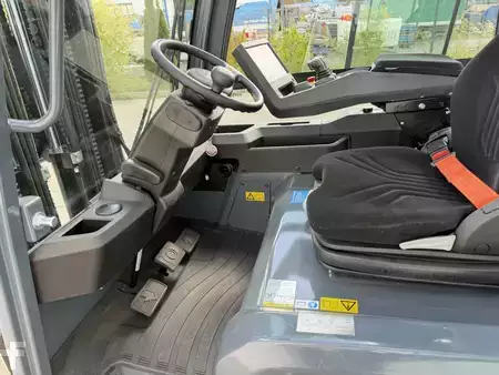Electric - 4 wheels 2023  Toyota 9FBMK25 (7)