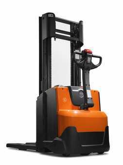 Stacker pedestre - BT SWE140L (2)