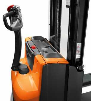 Stacker pedestre - BT SWE140L (4)