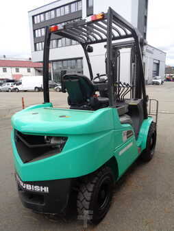 Carrelli elevatori diesel 2022  Mitsubishi FD30N3 (4)