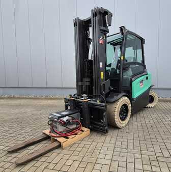 Elektro 4 Rad 2025  Mitsubishi FB50N (1)