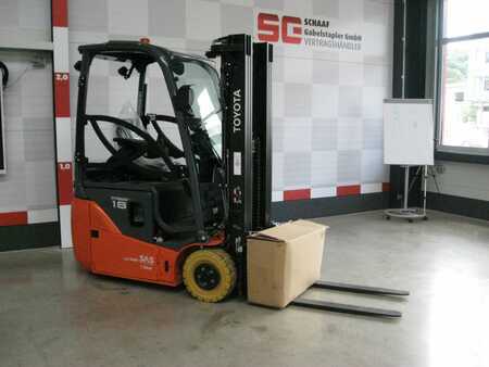 Elektro tříkolové VZV 2023  Toyota 8FBEK18T - II (1)