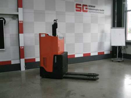 Porta-paletes elétrico 2024 Toyota LSI200 - Levio (1)