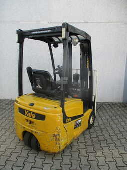 Electric - 3 wheels 2010  Yale ERP15VT SWB (2)