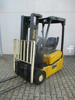 Electric - 3 wheels 2010  Yale ERP15VT SWB (1)