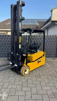 Elektromos 3 kerekű 2015  Yale ERP20VT LWB (1)