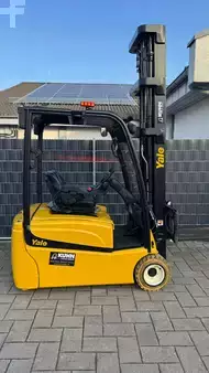 Elektromos 3 kerekű 2015  Yale ERP20VT LWB (2)