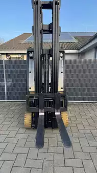 Elektromos 3 kerekű 2015  Yale ERP20VT LWB (4)