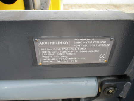 LPG heftrucks 2011  Yale GLP80VX-600 (10)