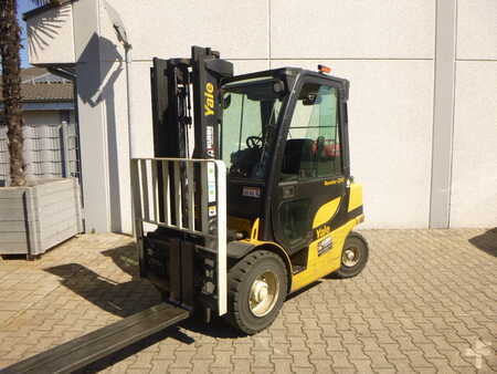 Treibgasstapler 2017  Yale GLP25VX (1)