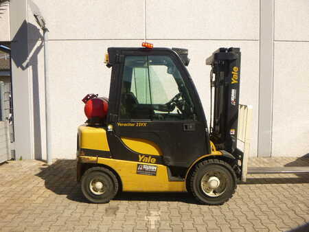 Treibgasstapler 2017  Yale GLP25VX (3)