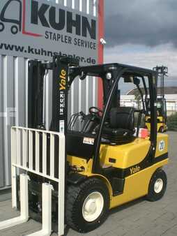 Chariots élévateurs diesel 2015  Yale GDP30VX (1)