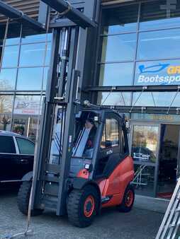 Empilhador a gás 2014  Linde H50T (16)