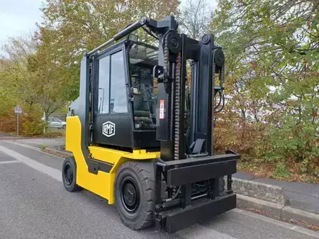 Gázüzemű targoncák 2007  RMF KSL70G (3)