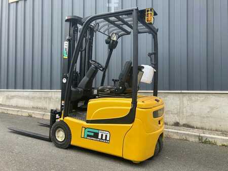 Electric - 4 wheels 2013  Yale ERP16VT SWB (2)