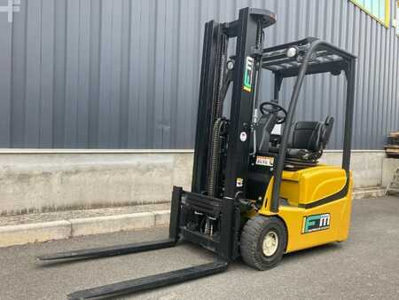 Electric - 4 wheels 2013  Yale ERP16VT SWB (3)
