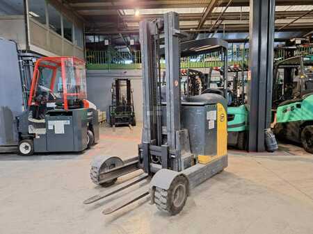 Carrelli retrattili 2010  OM XRS20AC (5)