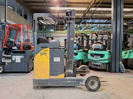 Carrelli retrattili 2010  OM XRS20AC (6)