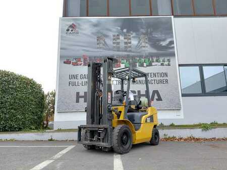 Chariots élévateurs GPL 2017  CAT Lift Trucks GP25N (1)