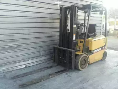 Chariots électriques à 4 roues 2005  CAT Lift Trucks EP25K-PAC (15)