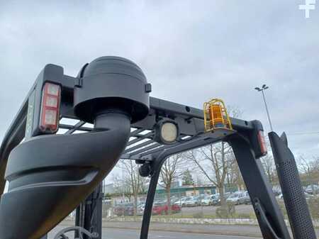 LPG Forklifts 2012  Yale GLP40 VX (10)