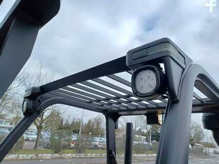 LPG Forklifts 2012  Yale GLP40 VX (8)