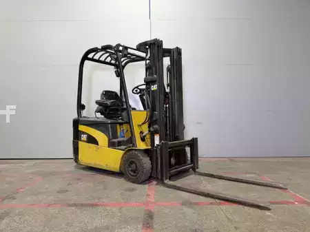 Elektromos 3 kerekű 2008  CAT Lift Trucks EP18NT (1)