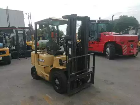 LPG heftrucks 2003  CAT Lift Trucks GP25K (5)