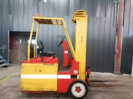 3-wiel elektrische heftrucks 1980  Peg F2050EB (13)