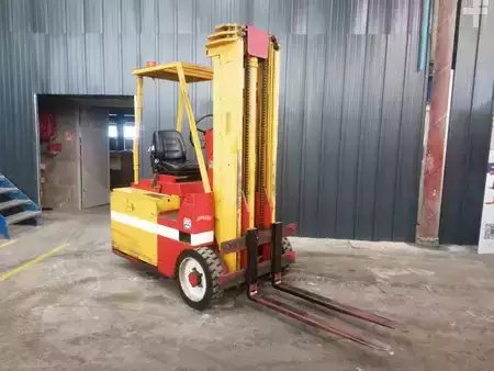 3-wiel elektrische heftrucks 1980  Peg F2050EB (16)