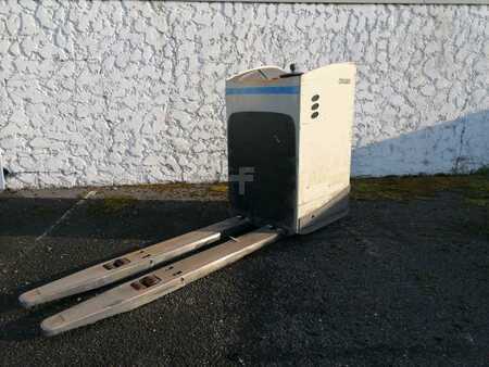 Apilador conductor incorporado 2016  Crown RT4000 (3)