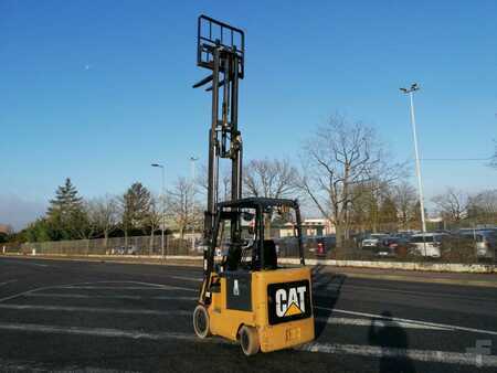 Chariots électriques à 4 roues 2007  CAT Lift Trucks EC25 (3)