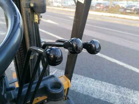 Chariots électriques à 4 roues 2007  CAT Lift Trucks EC25 (9)