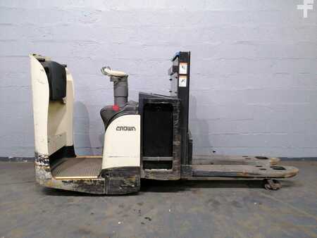 Stapelaars met staplatform 2014  Crown DT3040 (1)