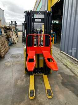 Pallet Stackers 2017  Yale MS12X (1)