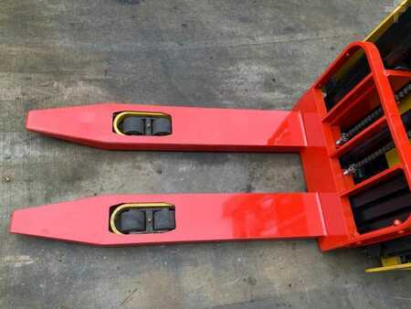 Pallet Stackers 2017  Yale MS12X (6)