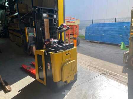 Pallet Stackers 2017  Yale MS12X (8)