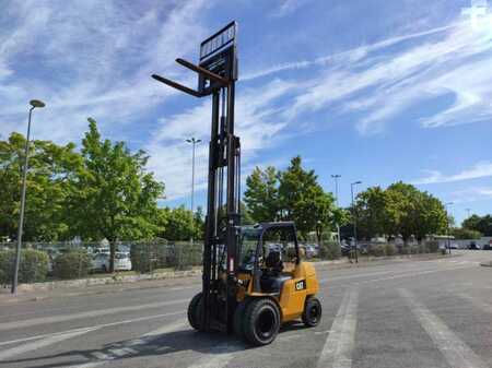 Carretilla elevadora GLP 2011  CAT Lift Trucks GP40N (1)