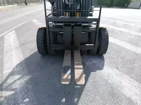 Nestekaasutrukki 2011  CAT Lift Trucks GP40N (12)