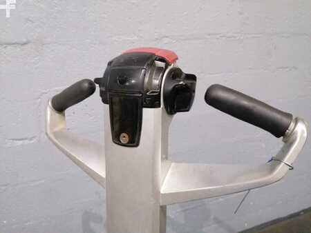 Transpallet elettrici 2010  CAT Lift Trucks NPP20M (9)