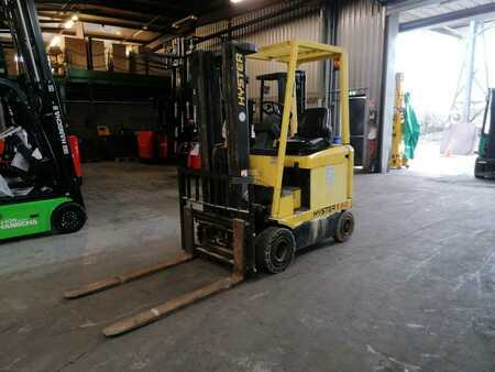 Carrelli elettrici 4 ruote 1998  Hyster E1.50XM (1)