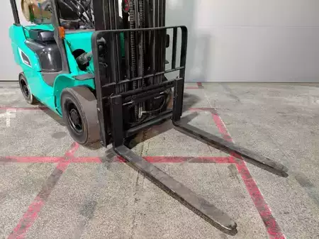 Empilhador a gás 2022  Mitsubishi FG25NT (10)