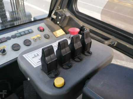 Carrelli elevatori GPL 2012  Mora M180C (5)