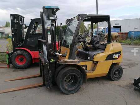 Chariots élévateurs GPL 2011  CAT Lift Trucks GP40N (1)