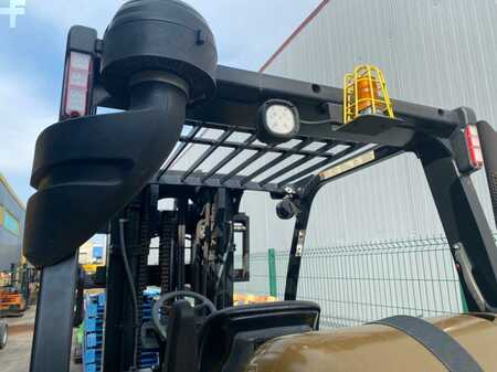 LPG Forklifts 2012  Yale GLP40VX (4)