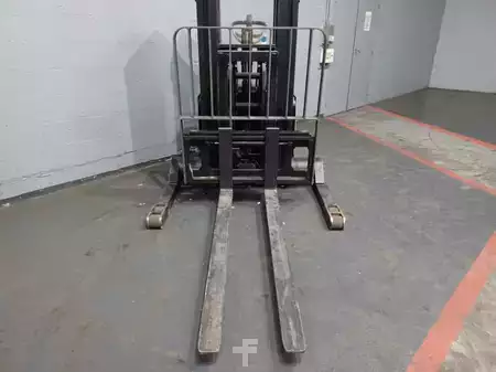 Pallet Stackers 2013  Crown SHR5540-1.6 (14)